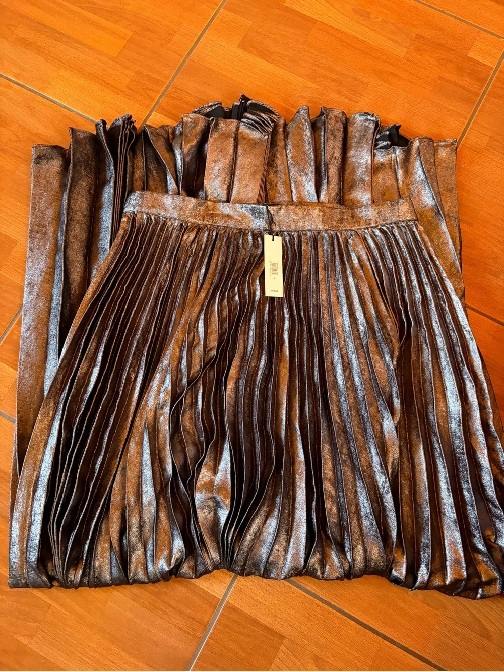 Gorgeous Metallic Brown Pleated Maxi Skirt 🤎✨
